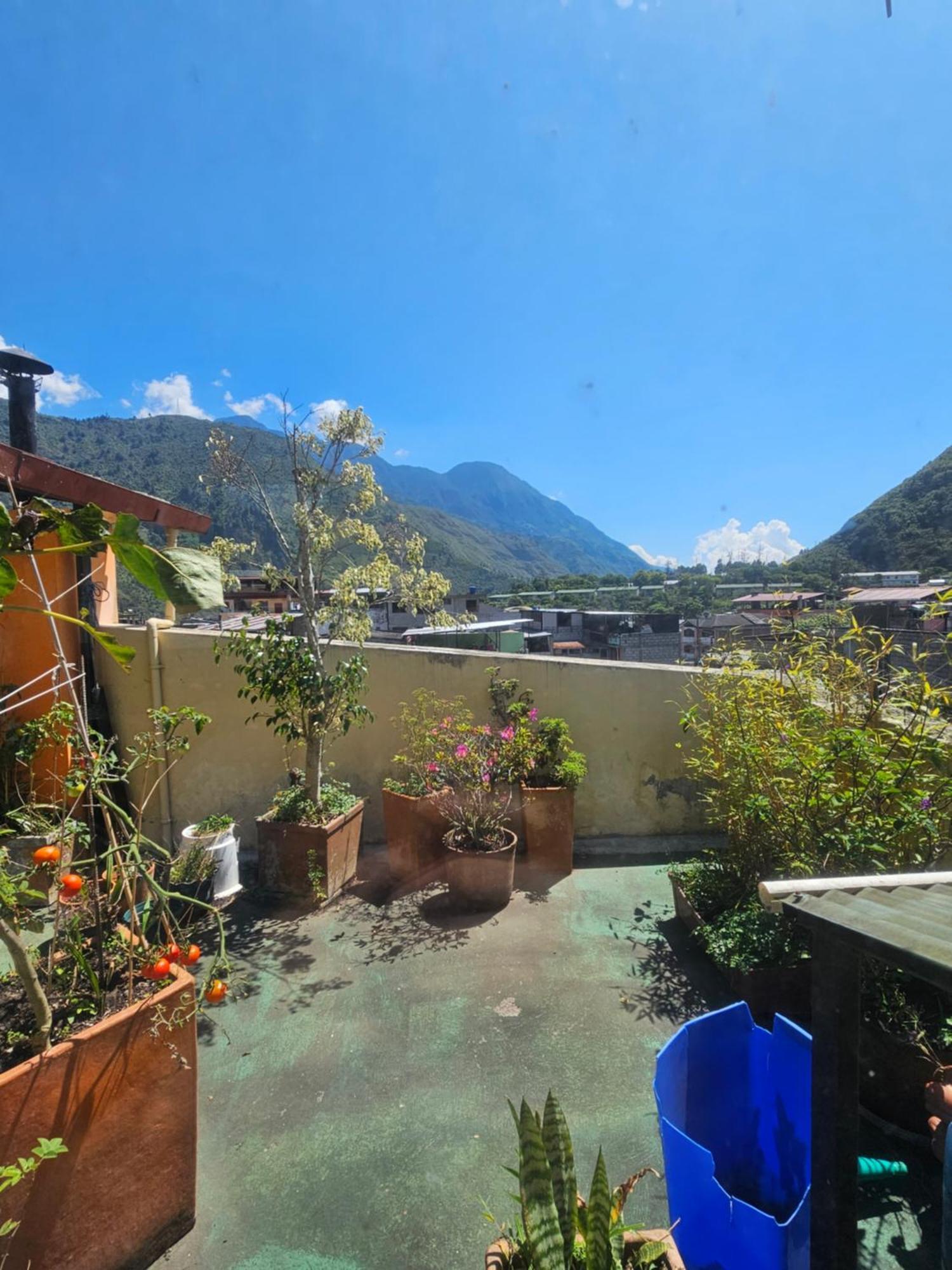 Mayra'S Apartments And Spanish School Baños Exterior foto